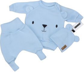 Pletená kojenecká sada 3D Medvídek, svetřík, tepláčky + čepička Kazum, modrá