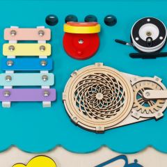 Montessori Activity board Domček tyrkysový (1)