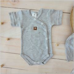 Sada do pôrodnice 6D, body, polodupačky, košieľka, čiapočka, rukavičky, šatka, sivá (9)
