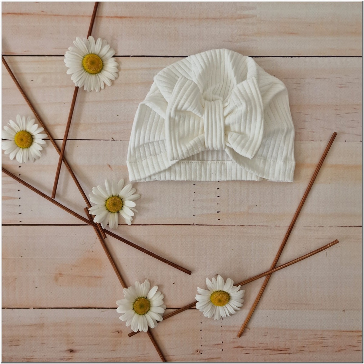 Z&Z Rebrovaná čiapočka s mašličkou – 100% bavlna, jednovrstvová, porcelánovo biela, 12/36m