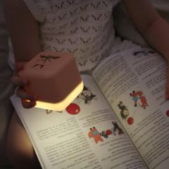 Detská nočná lampička – prenosné LED svetlo s dotykom - Srnka (1)
