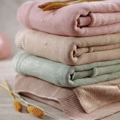 Detská deka bavlnená s flanelom 75×100 cm – teplá deka do kočíka a postieľky, tm. béžová (1)