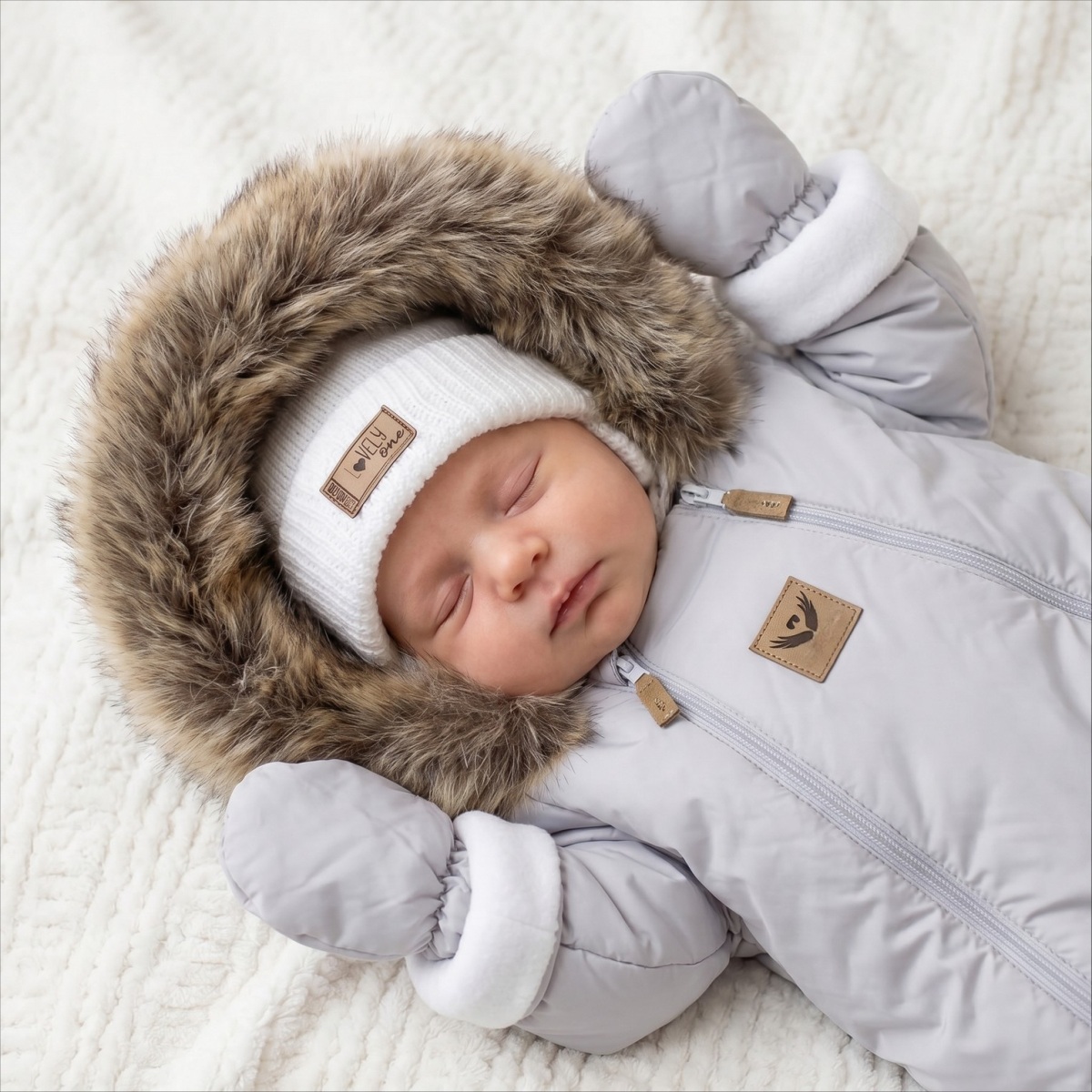 Z&Z Zimná kombinéza s dvojitým zipsom, kapucňou a kožušinou + rukavičky, Angel - sivý