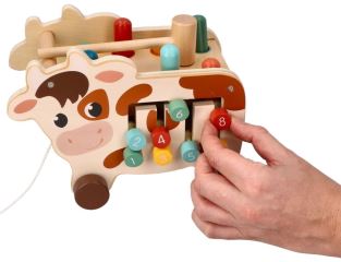 Montessori hračka - aktívna edukačná drevená, ťahacia Kravička, prírodná (4)