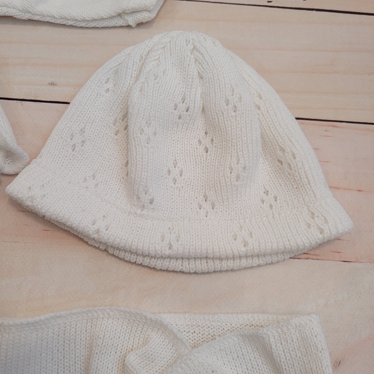 Pletená ažurková sada 4D, tunika, polodupačky, čiapočka, čelenka, porcelán biely, vel.56