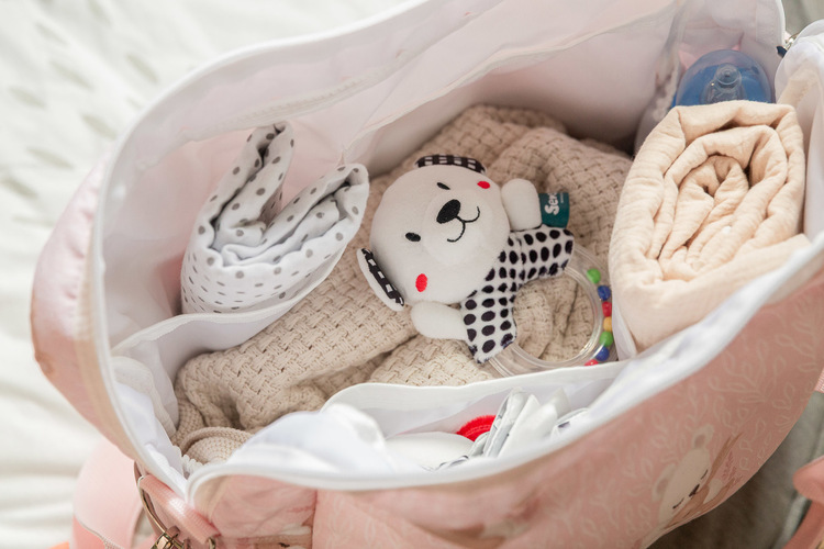 Taška na kočík z ekokože Bear and Rabbit – organizér, ružová