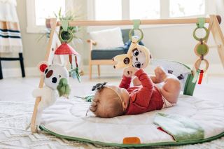 Hracia podložka s drevenou hrazdou Boho Chic Tiny Love (1)